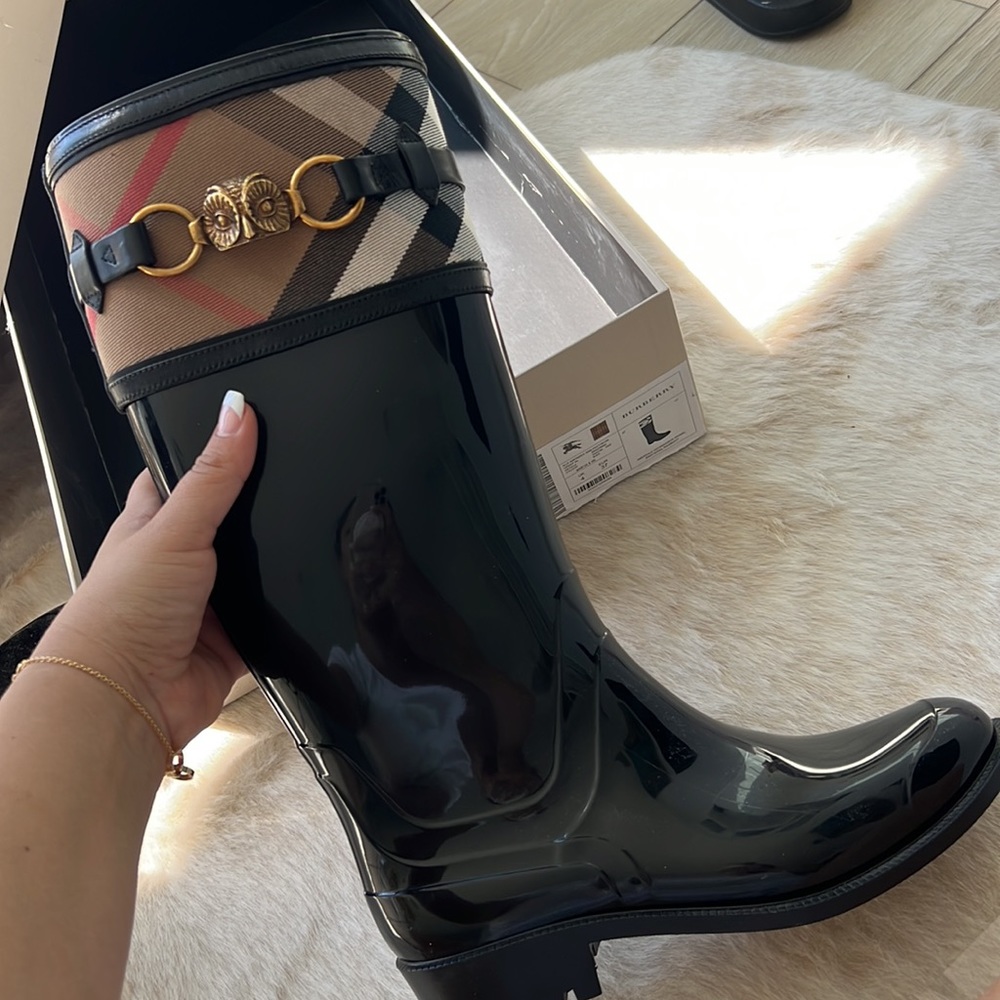 Authentic! Special edition! No longer comfortable as my feet have grown :(